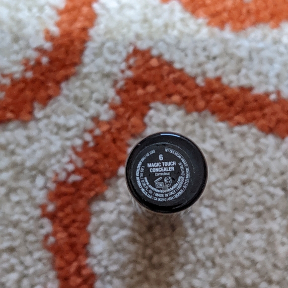 Anastasia Concealer - Picture 2 of 2